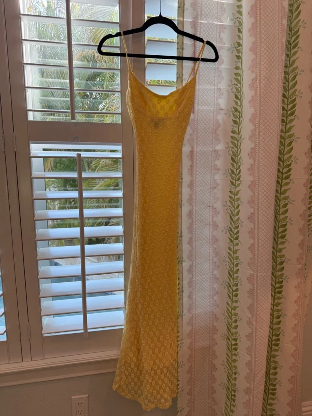 Bardot Yellow Lace Midi Dress - Picture 5 of 6